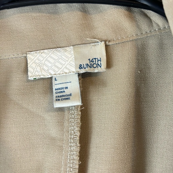 14th & Union Beige Morel Women’s size Larger Pocket Vest Jacket open front. - Picture 5 of 7